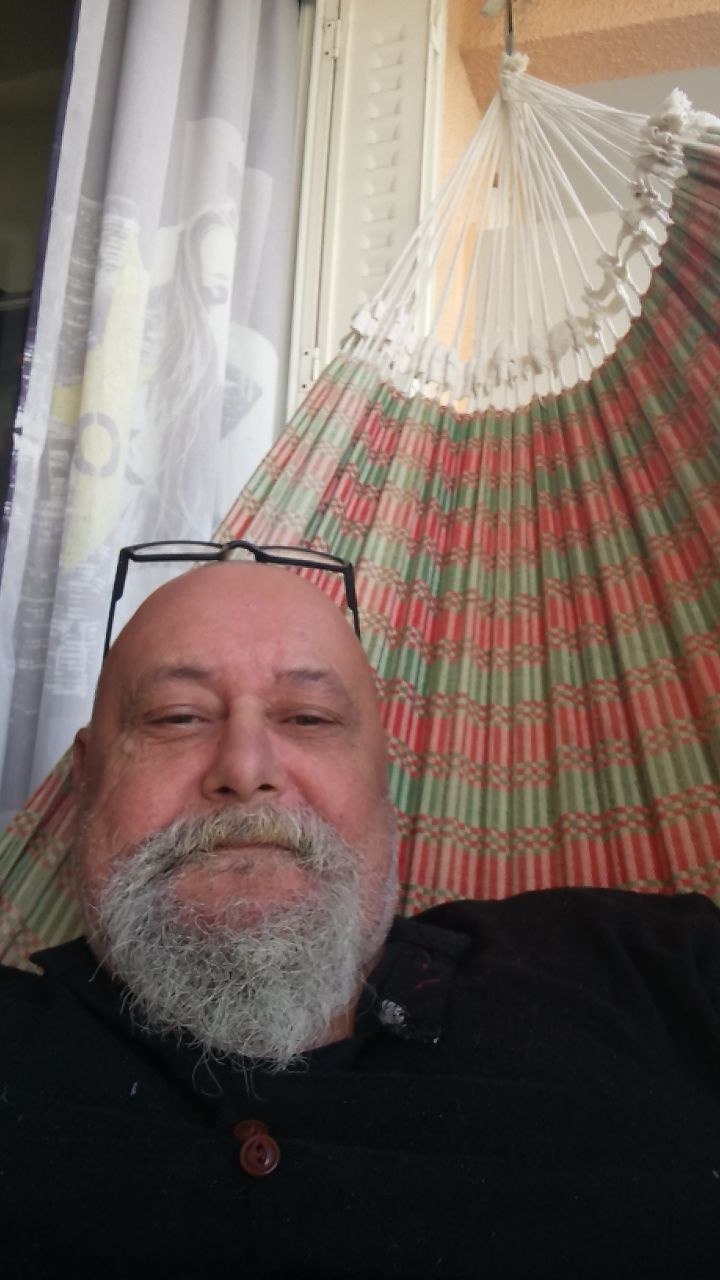 Profil de Mikhail, 55 ans, Escort TS Suisse à Vulliens