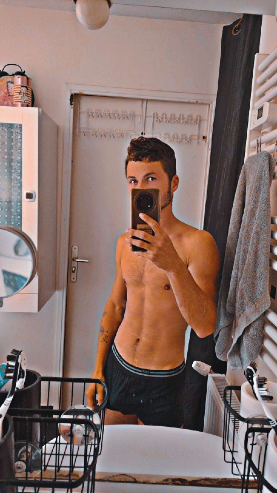 Profil de Momo, 22 ans, Escort TS Suisse à Epauvillers