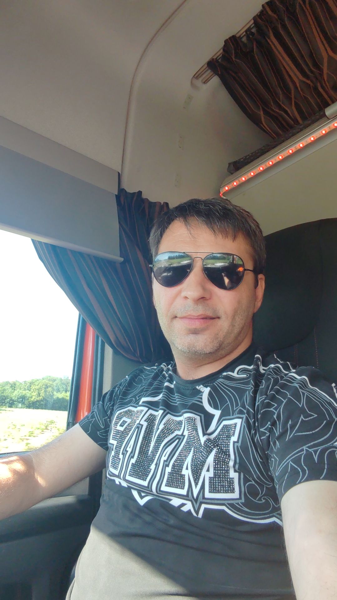 Profil de Paul-victor, 49 ans, Escort TS Suisse à Chéserex