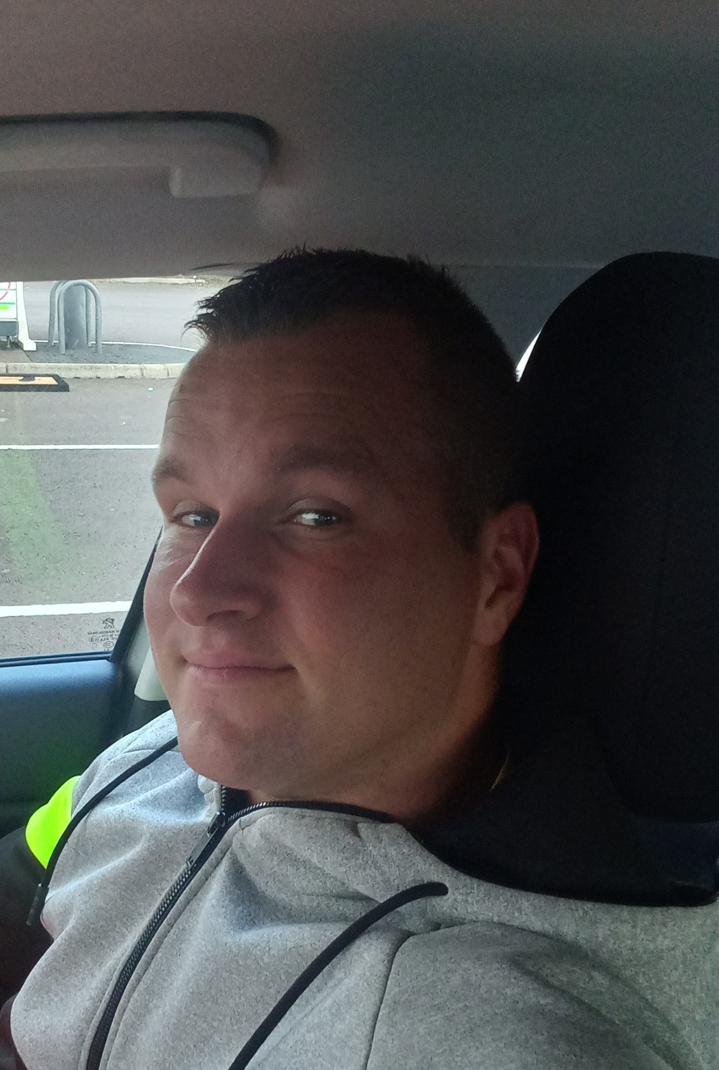 Profil de Ludjy, 27 ans, Escort TS Suisse à Dallenwil