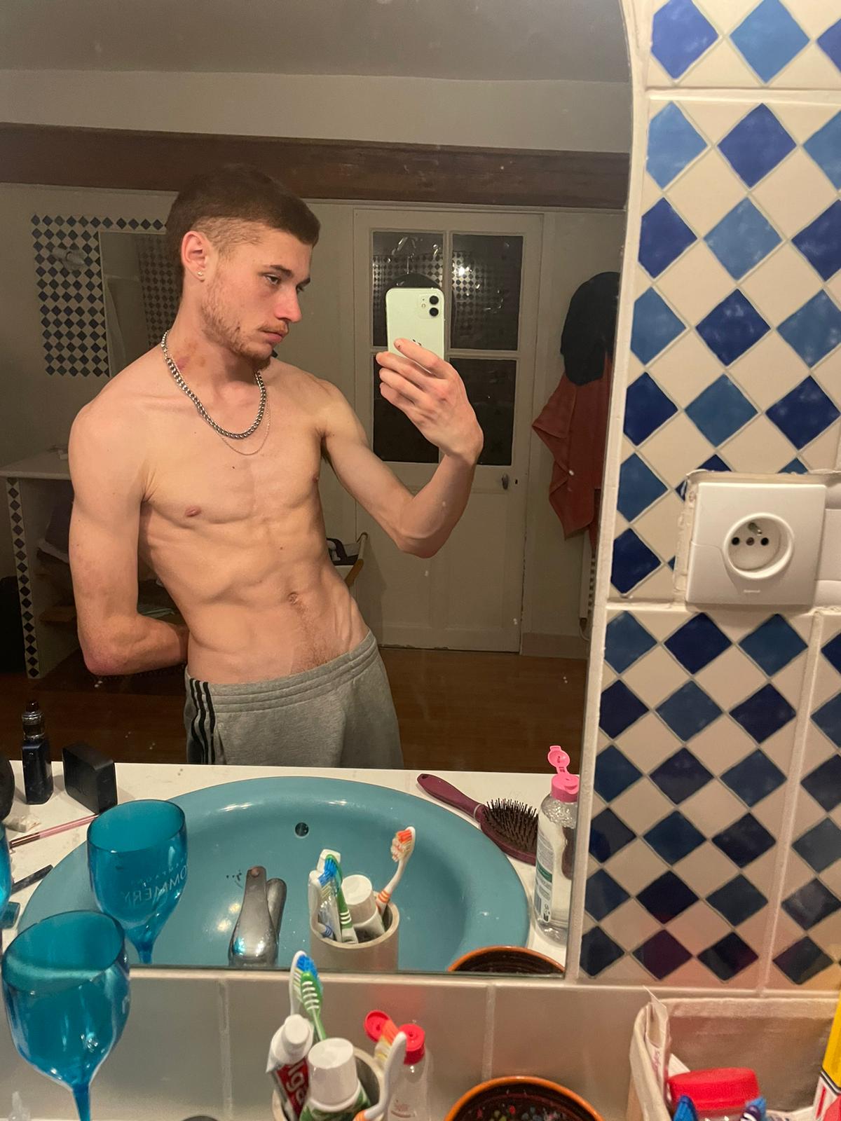 Profil de Fereol, 19 ans, Escort TS Suisse à Lenk im Simmental