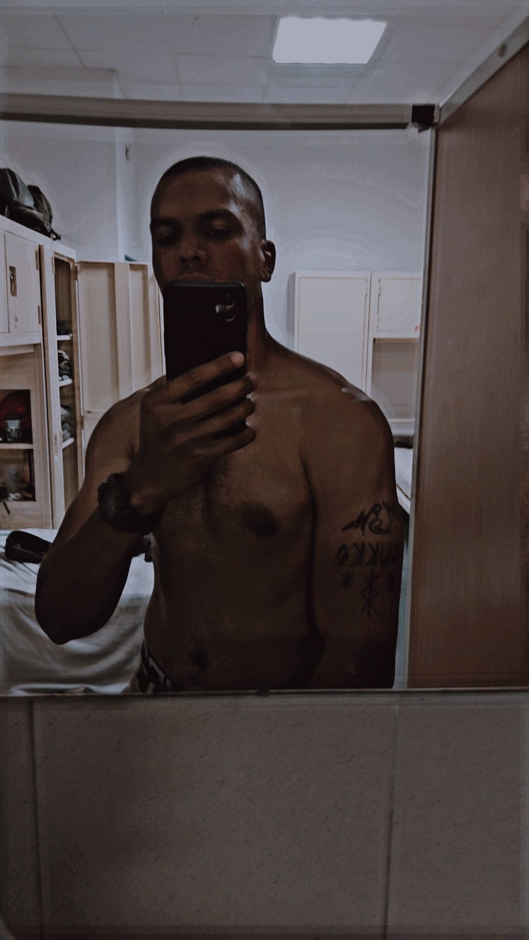 Profil de Ludvik, 20 ans, Escort TS Suisse à Arzo