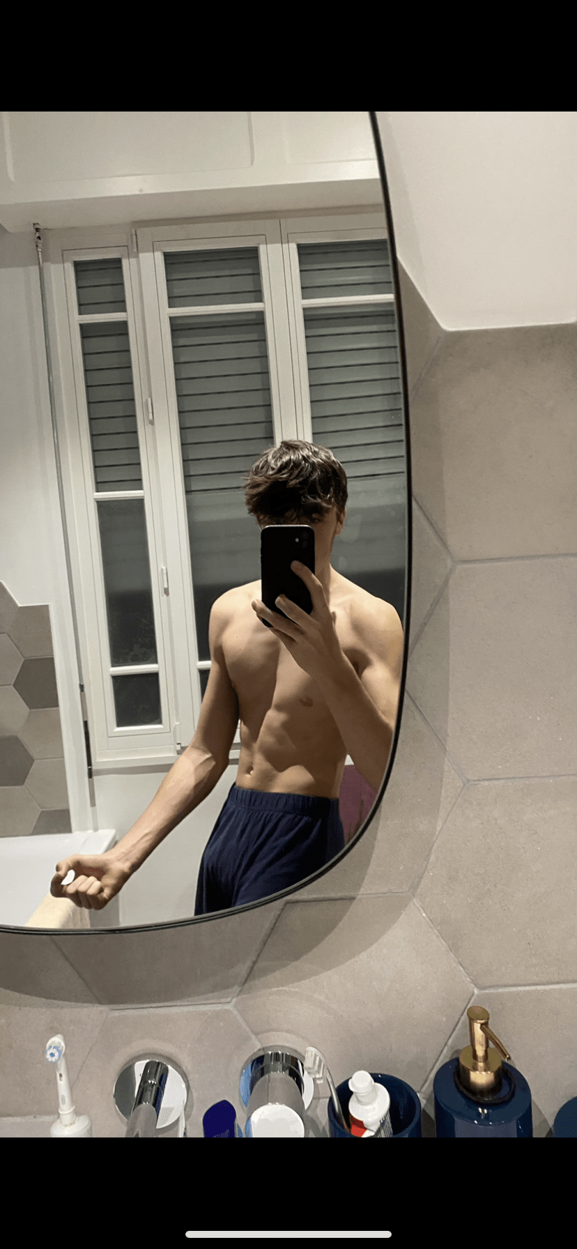 Profil de Duquesne, 19 ans, Escort TS Suisse à Koppigen