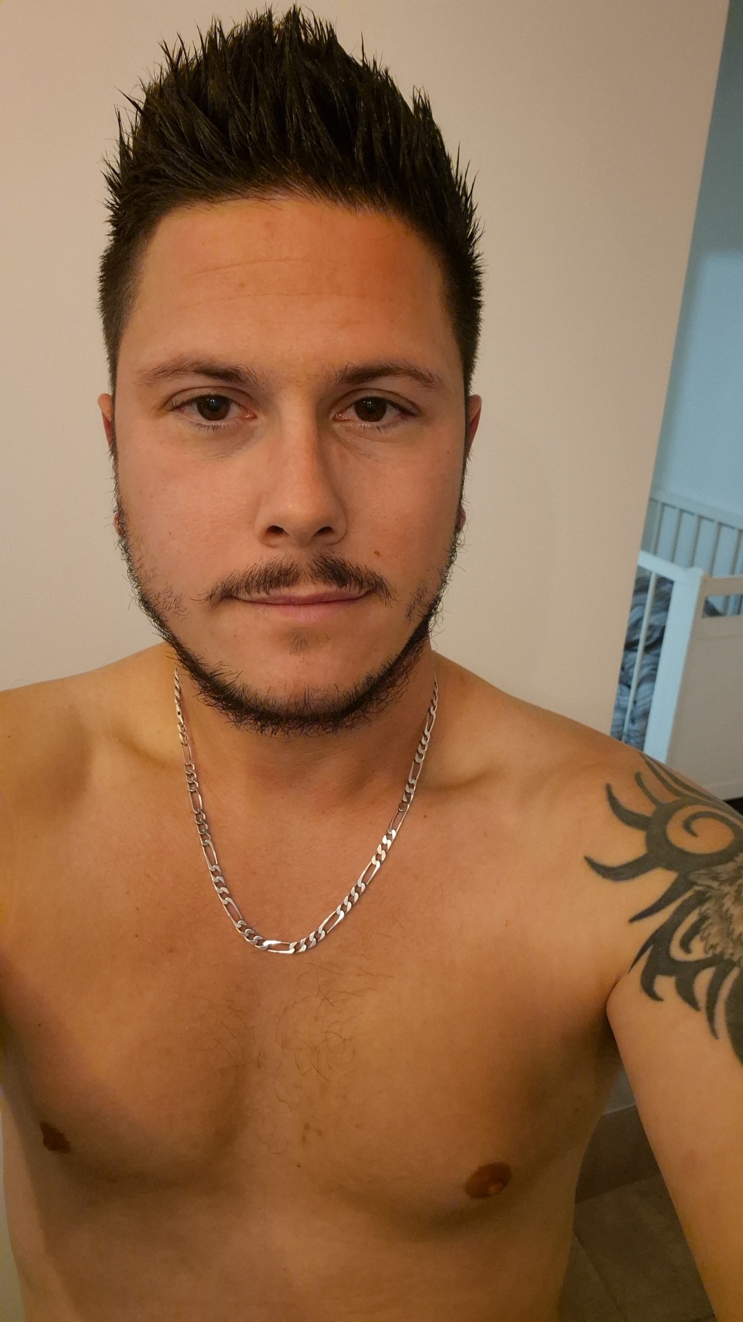 Profil de Riyan, 33 ans, Escort TS Suisse à Frasses