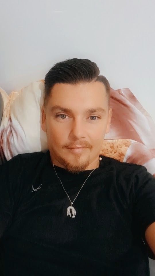 Profil de Cyriaque, 33 ans, Escort TS Suisse à Brittern